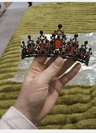 Продам корону на голову, подойдет для выпускных или на какой-нибудь праздник