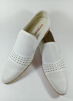 Белые летние туфли. перфорация , кожа. классика 43 размер