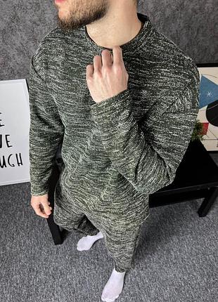 Весняний однотонний спортивний костюм