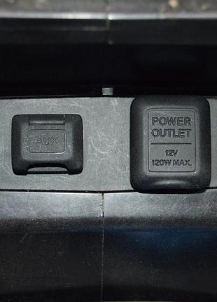 Прикурювач центральної консолі honda crv 07-11
