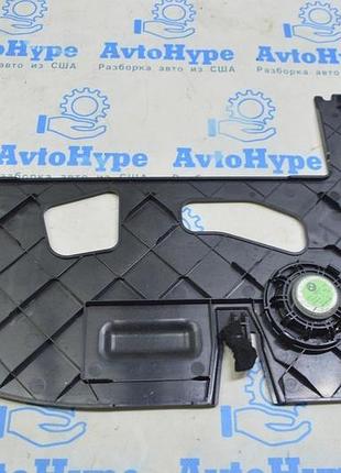 Прикурювач у колінах пасажира bmw x1 f48 16-22