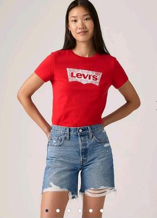 Levi's красная футболка базовая трендовая яркая