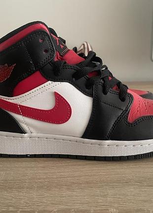 Кроссовки nike air jordan 1 mid