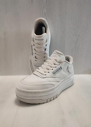 Кроссовки reebok 37- стелька 24 см