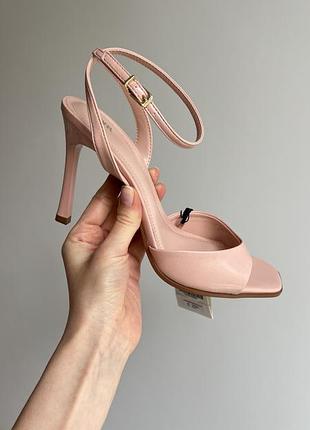 Босоніжки zara 39
