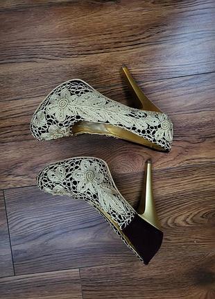 Ефектні дизайнерські туфлі у стилі dolce & gabbana / baroque