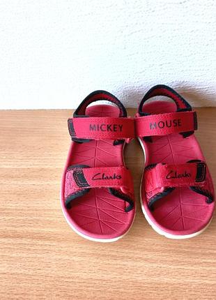 Классные босоножки сандалии clarks 8967/24 р. стелька 15 см.
