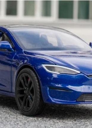 Масштабна модель автомобіля tesla model s. масшбаб 1:24
