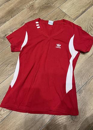 Футболка adidas жіноча червона