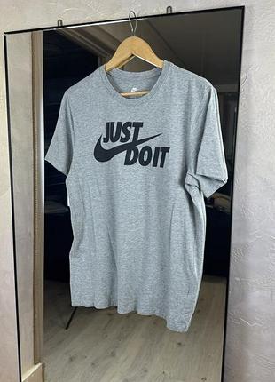 Футболка nike just do it: класичний стиль та комфорт щодня
