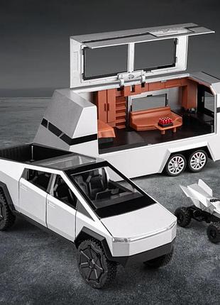 Масштабная модель автомобиля tesla cybertruck pickup 1:24 с трейлером и квадроциклом. металлическая машинка.