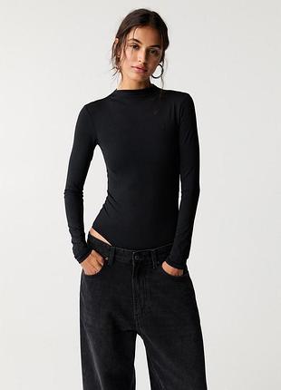 Чорне еластичне боді кофта лонгслів pull&bear 2