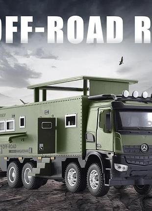 Масштабна модель автомобіля mercedes benz off-road. будинок на колесах зелений