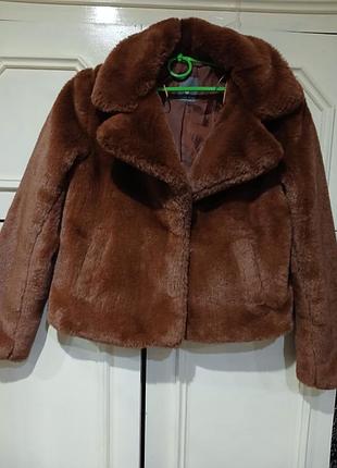 Стильная короткая шубка primark. размер 2xs