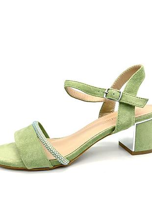Босоножки салатовые на среднем каблуке 6 см. 39 (25см)