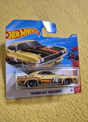 Колекційна машинка hot wheels dodge hemi challenger '70