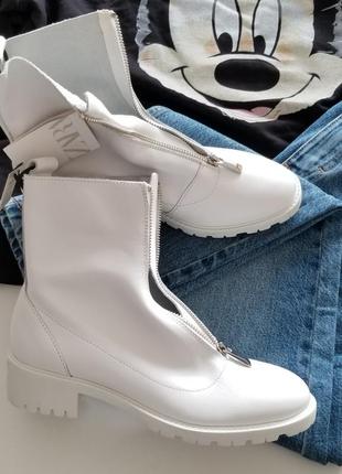 Белые кожаные ботинки zara