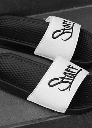 Мужские черно-белые тапочки staff white & black logo