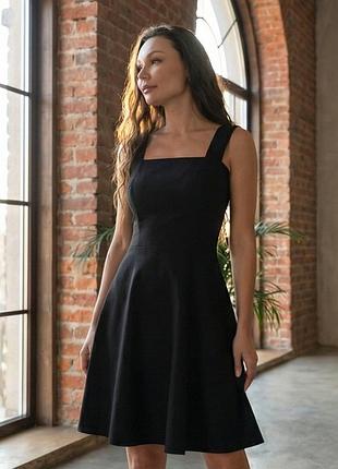 Стильне молодіжне коротке плаття на бретелях, чорне xs