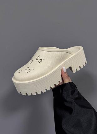 Жіночі бежеві шльопанці, капці gucci mules platform slides beige х гуччі 38