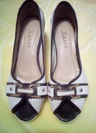 Шикарні туфлі.