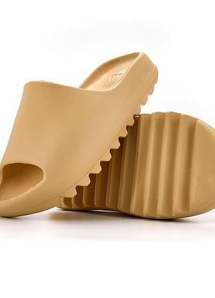 Бежевые тапочки адидас ези слайд крим унисекс adidas yeezy slide cream 39