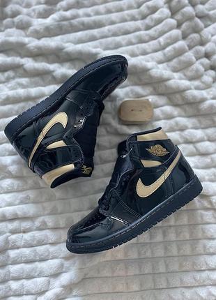 Nike air jordan 1 retro high og black/gold 555088-032 розмір 42