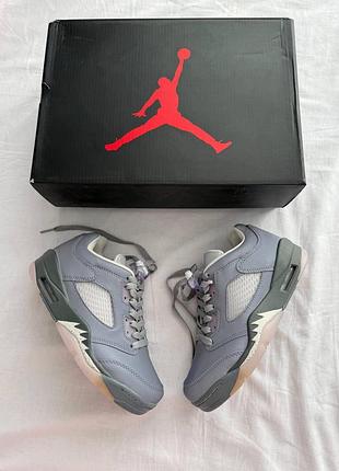 Жіночі кросівки найк аір джордан ретро nike air jordan 5 retro low indigo haze 38