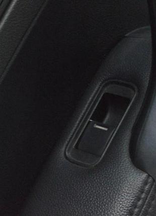 Накладка керування склопідіймачем зад лев honda crv 07-11 чорн