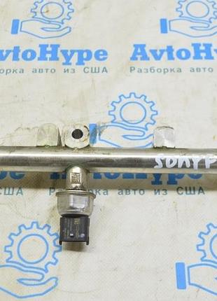 Паливна рейка hyundai sonata 11-15 з датчиком
