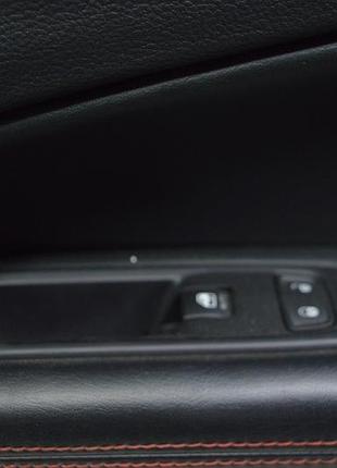 Управление стеклоподъемником передним правым jeep compass 17-
