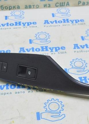 Кнопка центрального замка передняя правая toyota sienna 15-20