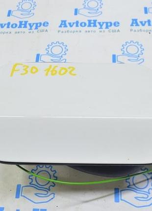 Лючок бензобака с корпусом bmw 3 f30 4d 12-19 (02) белый
