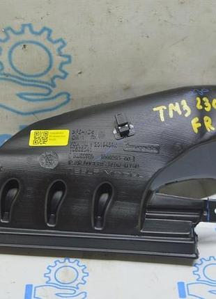 Воздуховод передней панели правый tesla model 3 21- с датчиком