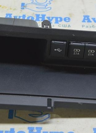 Прикуриватель toyota highlander 20-22 (01) в передней панели