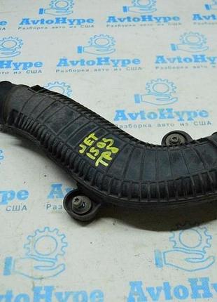 Патрубок воздушный прав средний vw jetta 11-18 usa 1.8t (01)