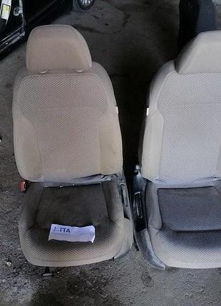Пассажирское сидение vw jetta 11-18 usa тряпка беж