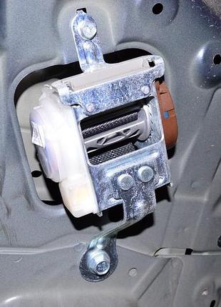 Ремень безопасности 2 ряд прав nissan pathfinder 13- черн