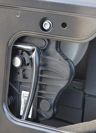Замок двери зад прав vw multivan t5 09-15