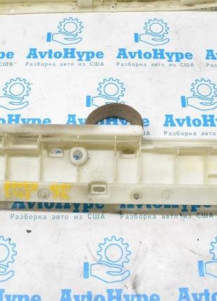 Кронштейн порога правий передній дефект land rover range rover l405 13-17