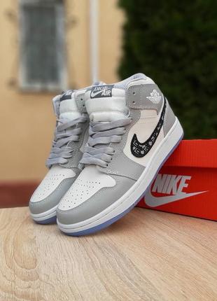 Шикарные женские кроссовки jordan 1 retro high dior белые с серым2 фото