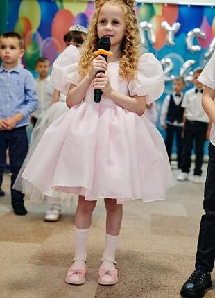 🌸 ніжна святкова сукня для дівчинки у пудрово-рожевому кольорі. пишні рукави, стильний фасон та ідеальний варіант для свята 👑✨