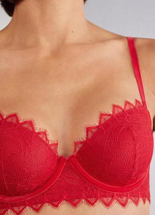 Бюстгальтер балконет intimissimi модель sofia, італія виготовлений із чуттєвого квіткового мережива 80с