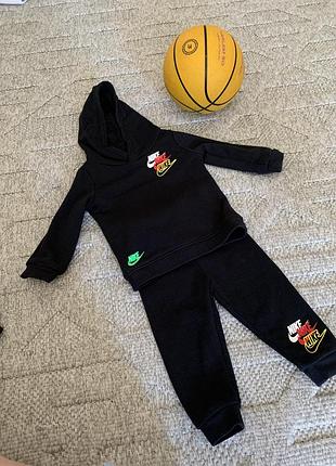 Класний костюм nike