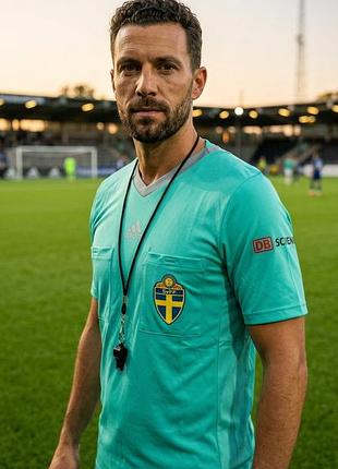 Официальная Европейская футболка adidas ref 22, изготовленная специально для арбитров шведского футбольного союза (svff — svenska fotbollförbundet).
