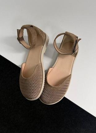 Женские кожаные и замшевые босоножки barefoot с перфорацией – летние дышащие босоножки с анатомическим носком на широкую ногу