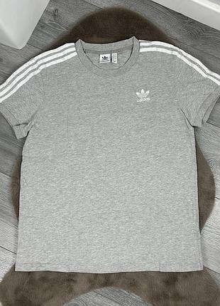 Оригінальна унісекс бавовняна футболка adidas