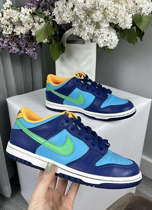 Оригінальні унісекс кросівки nike dunk low