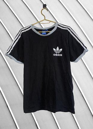 Чоловіча чорна футболка adidas m l оригінал спортивна бавовняна літня футболка адідас з сірими смужками логотип стан ідеал 48 50 розмір класична