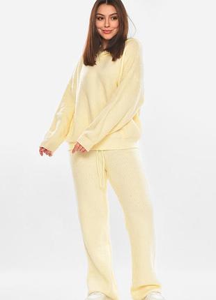 Костюм женский однотонный молочного цвета р.onesize 210422k